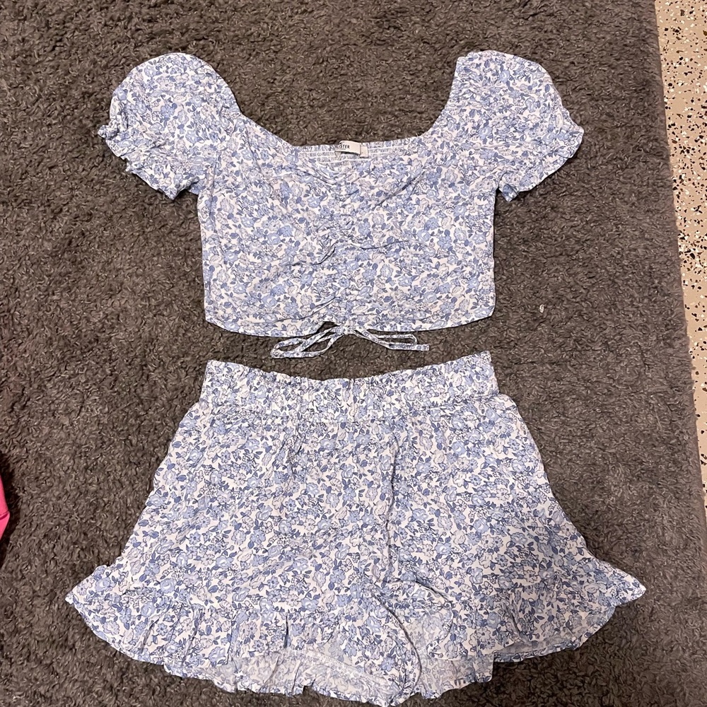 Hollister set